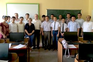 Teilnehmer/-innen des Seminars Datenstrukturen und Algorithmen in Khujand, Tadschikistan (Foto: privat)