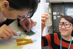 Schülerinnen experimentieren in Laboren