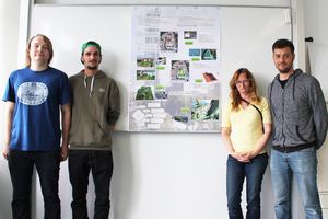 Beuth-Studierende präsentieren Plakate mit ihren Ideen von der Stadt der Zukunft.